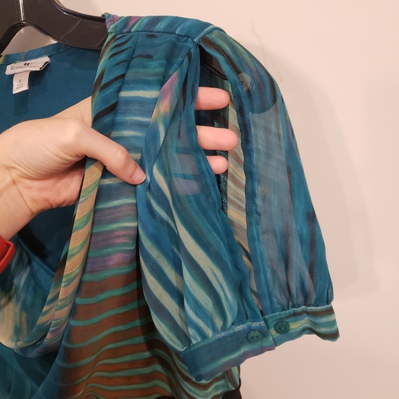 Black and teal blue split blouse sleeve top Worthington Small - Picture 3 of 5